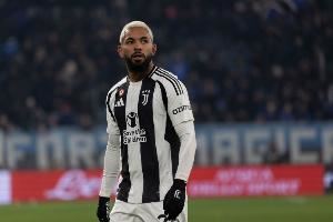 斯基拉：道格拉斯-路易斯、小维阿将缺席热身赛，两人都接近离队